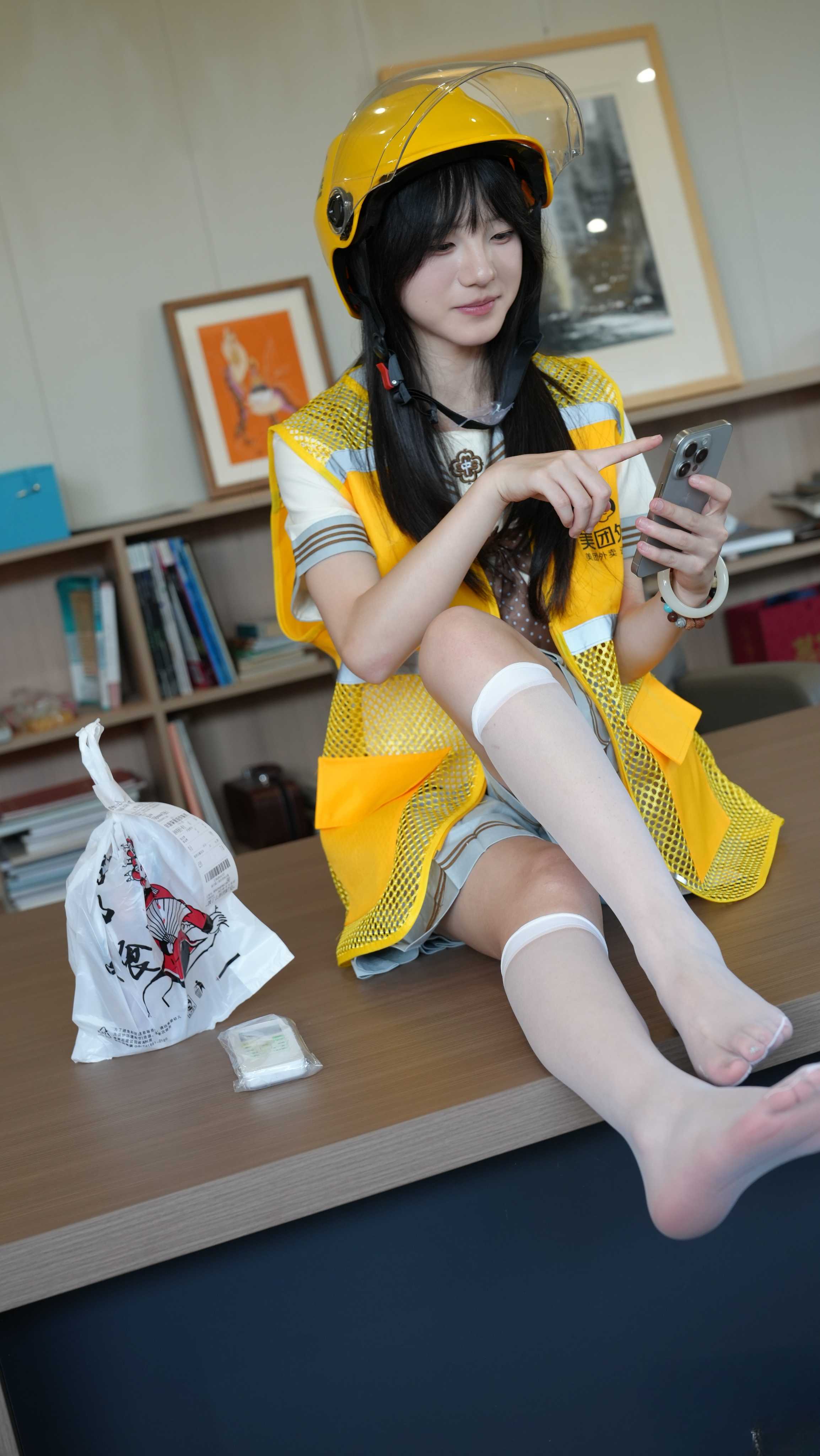 青柠印画-82阿慌 JK外卖员指甲油素材[113P/2V/2.8G]插图1