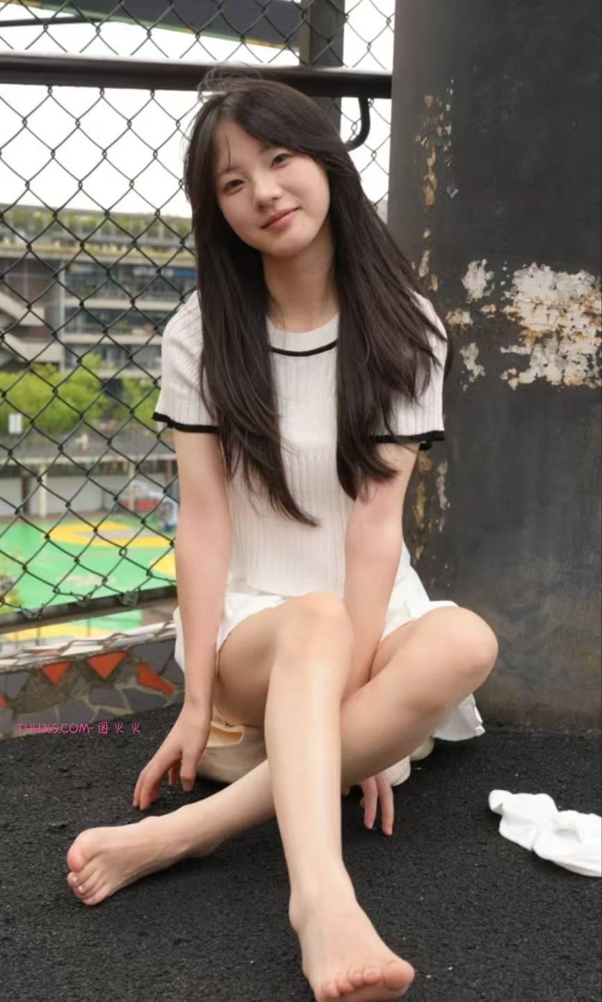 83阿慌 白袜/亮钻指甲油[128P/2V/5.23G]插图1