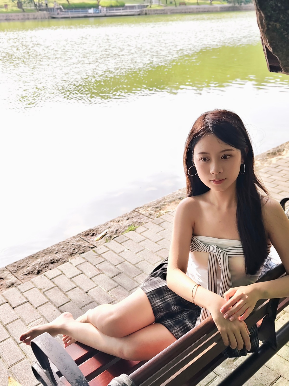 06高颜值小妹 某个人摄影师原创约拍 03号作品 [329P/58V/4.1G]插图8