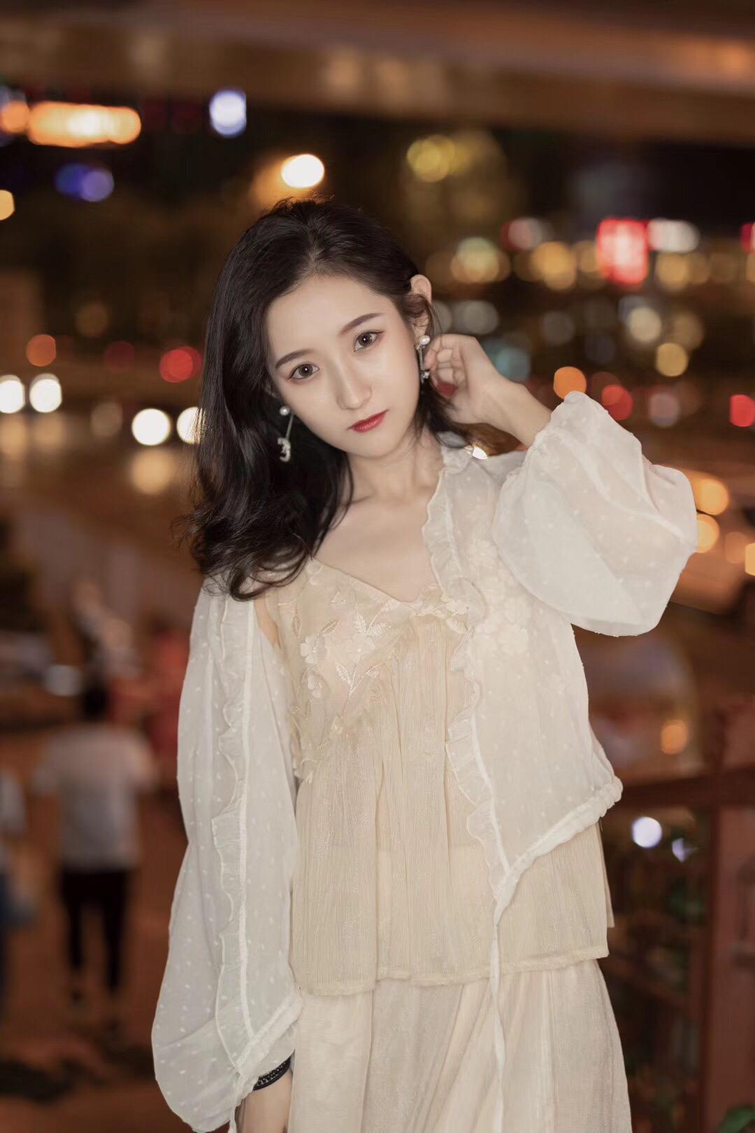 如何拍一张自然好看的照片？从表情再到姿势，这些技巧告诉你插图