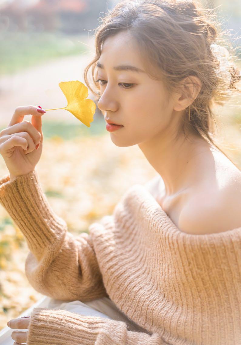 银杏那么美,银杏人像怎么拍得更精彩和出色?8个技巧送给你插图7 银杏那么美,银杏人像怎么拍得更精彩和出色?8个技巧送给你插图7