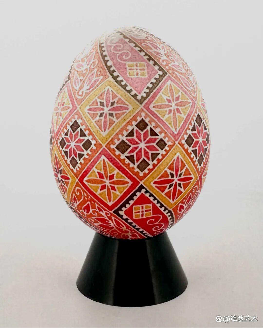 她用独特的“蛋画”技艺,将3毛钱的鸡蛋,变成3000元的艺术品插图18 她用独特的“蛋画”技艺,将3毛钱的鸡蛋,变成3000元的艺术品插图18