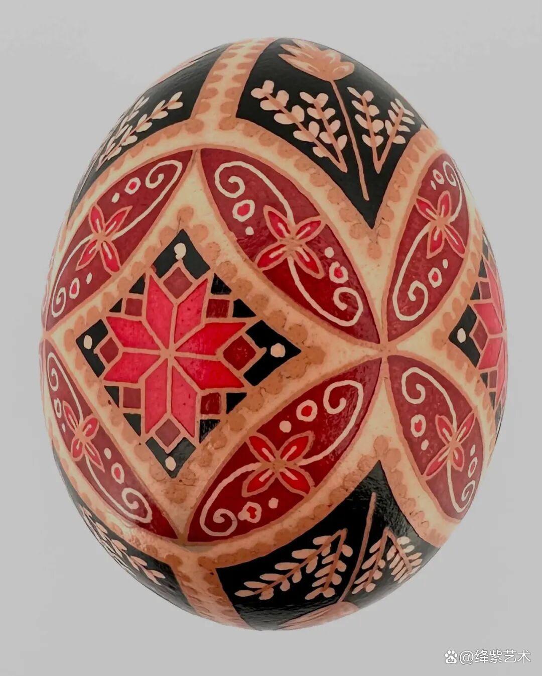 她用独特的“蛋画”技艺,将3毛钱的鸡蛋,变成3000元的艺术品插图6 她用独特的“蛋画”技艺,将3毛钱的鸡蛋,变成3000元的艺术品插图6