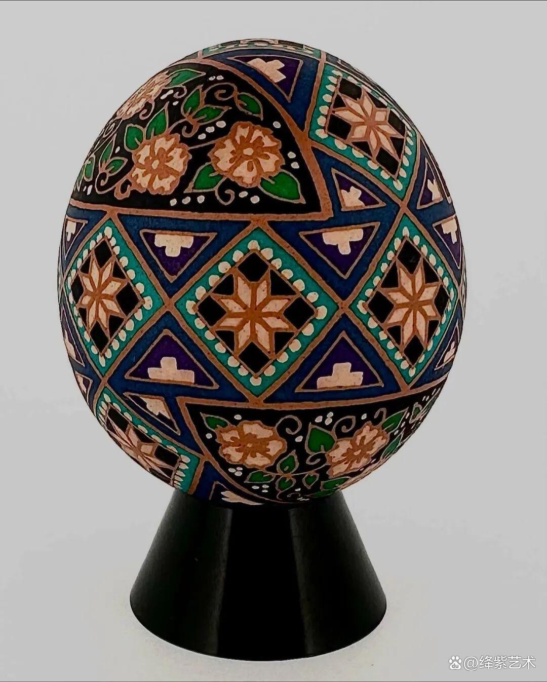 她用独特的“蛋画”技艺,将3毛钱的鸡蛋,变成3000元的艺术品插图17 她用独特的“蛋画”技艺,将3毛钱的鸡蛋,变成3000元的艺术品插图17