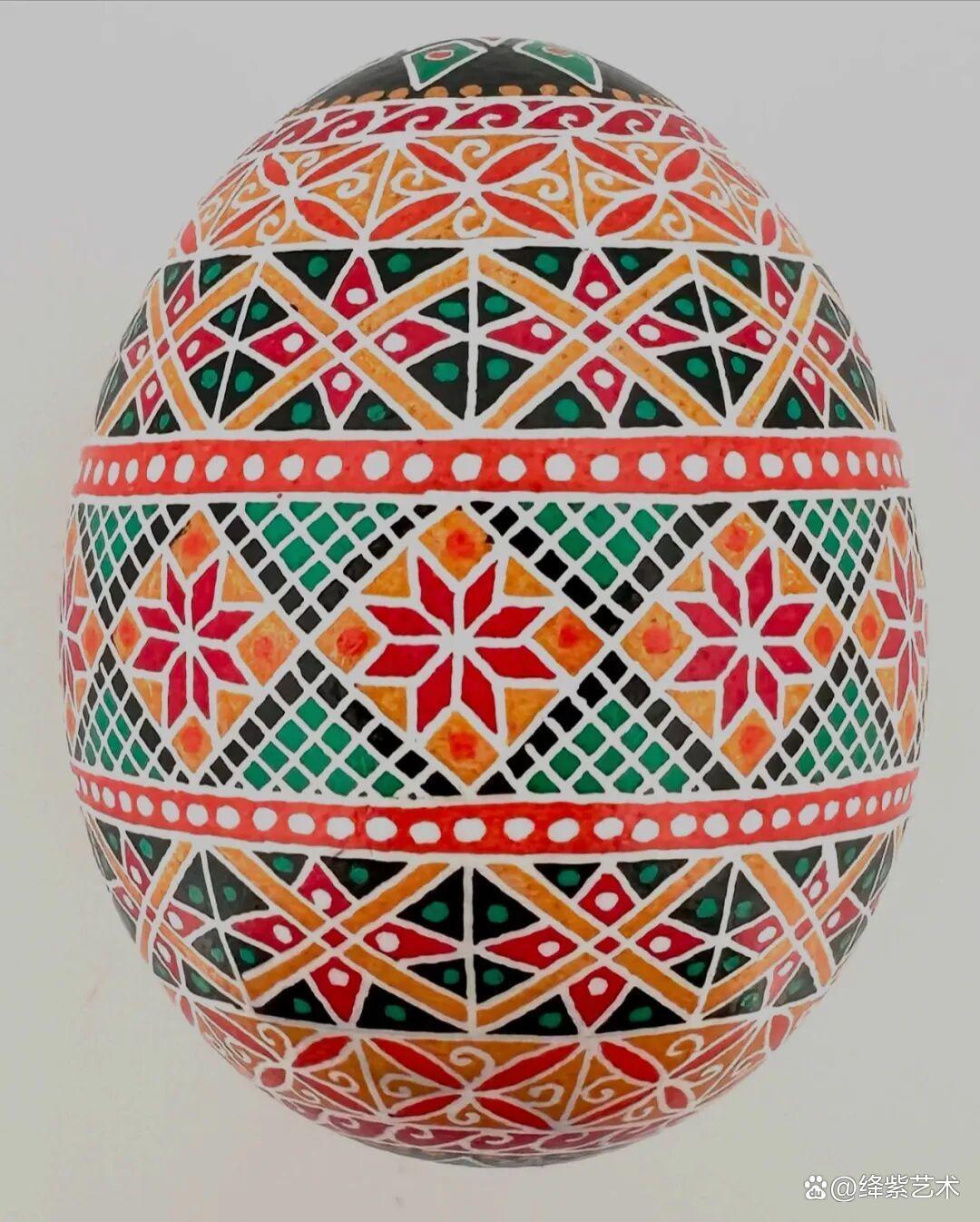 她用独特的“蛋画”技艺,将3毛钱的鸡蛋,变成3000元的艺术品插图3 她用独特的“蛋画”技艺,将3毛钱的鸡蛋,变成3000元的艺术品插图3