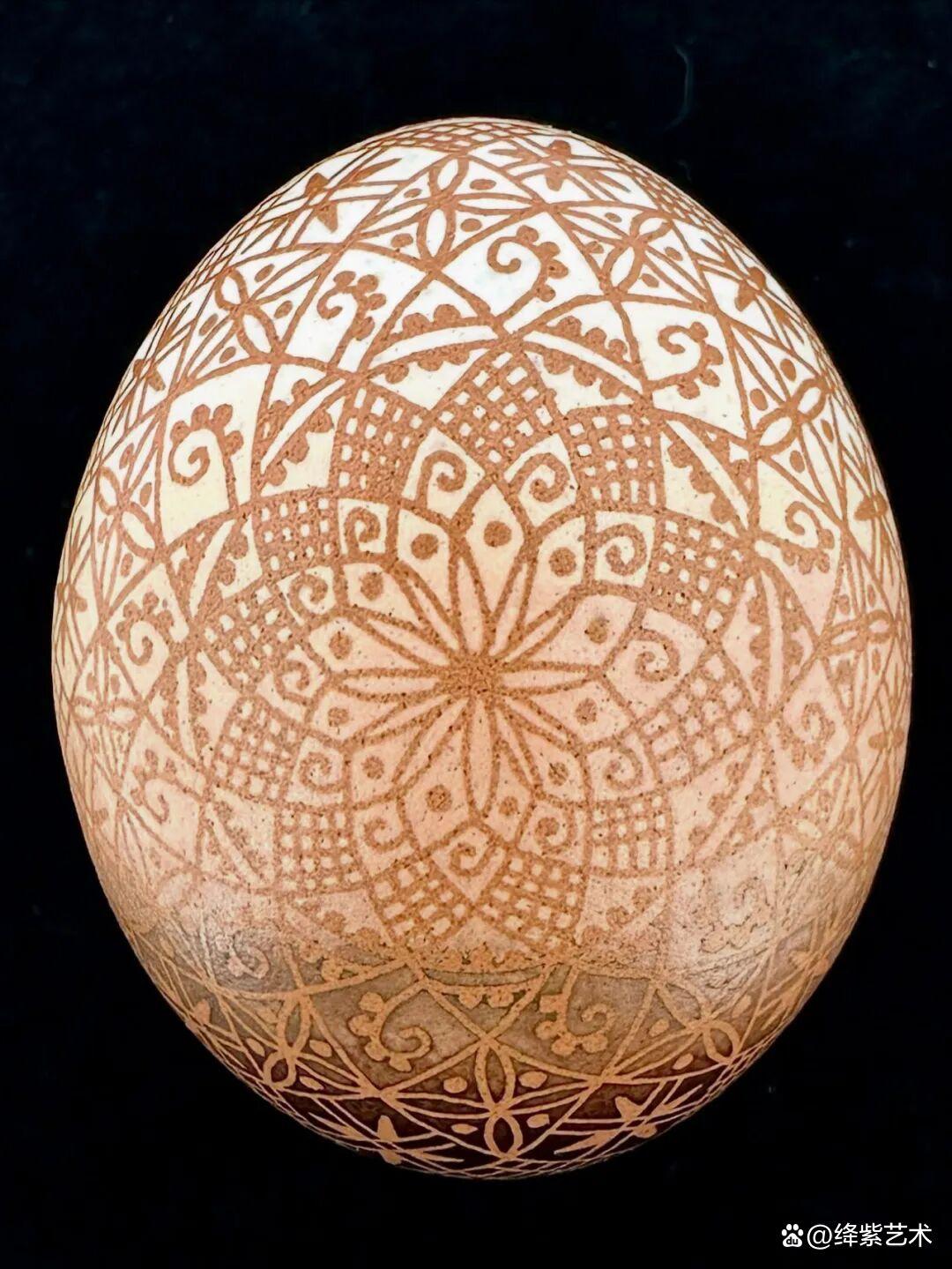 她用独特的“蛋画”技艺,将3毛钱的鸡蛋,变成3000元的艺术品插图7 她用独特的“蛋画”技艺,将3毛钱的鸡蛋,变成3000元的艺术品插图7