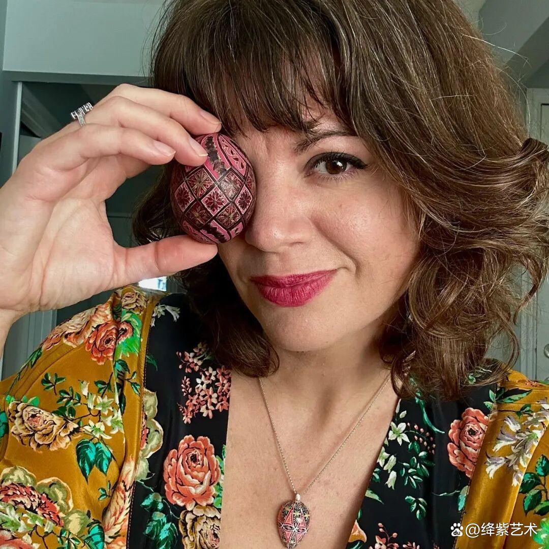 她用独特的“蛋画”技艺,将3毛钱的鸡蛋,变成3000元的艺术品插图 她用独特的“蛋画”技艺,将3毛钱的鸡蛋,变成3000元的艺术品插图