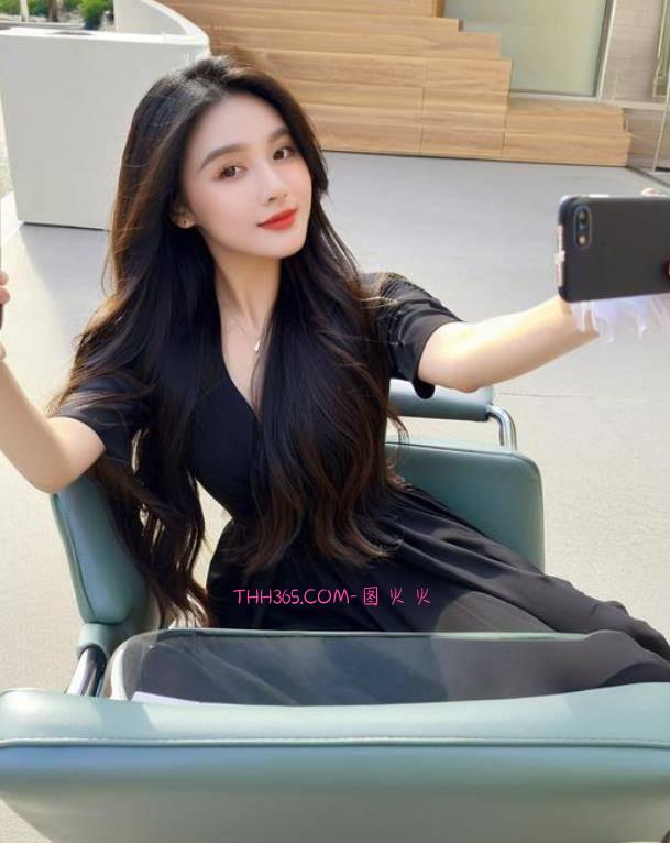 开心一笑：我给室友发红包，收到3条一样的回复：我是他女朋友…插图