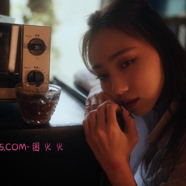 弱光环境人像好不好拍?插图7 弱光环境人像好不好拍?插图7