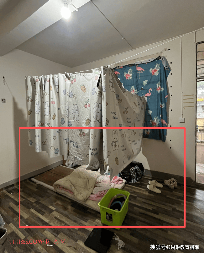 “我只想遮住肉体，却丢尽脸面”，女大学生吐槽宿舍床位，幸亏有个好室友插图