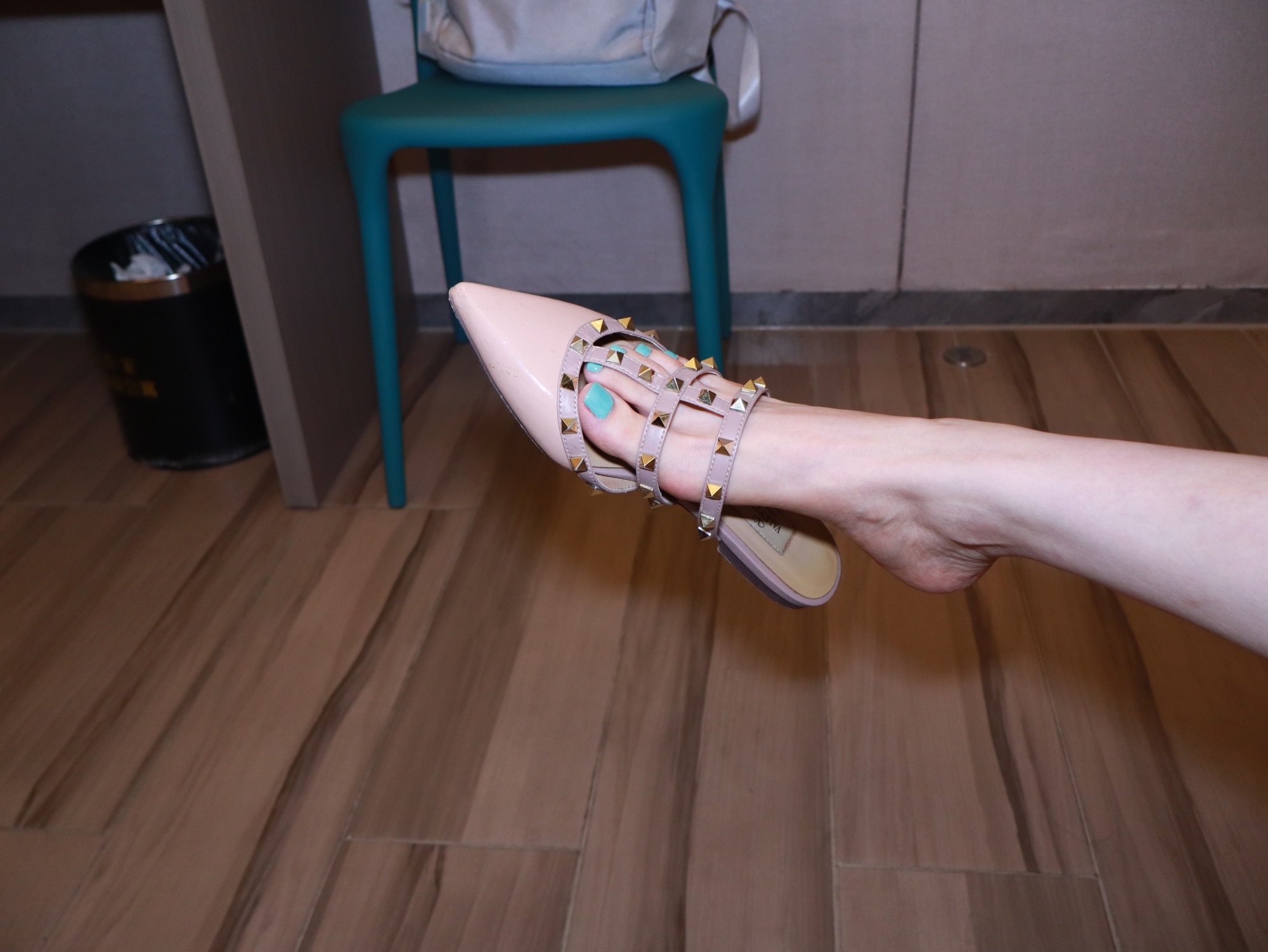 02黑框眼镜小妹 某个人摄影师原创约拍 18号作品 [258P/55V/4.3G]插图19