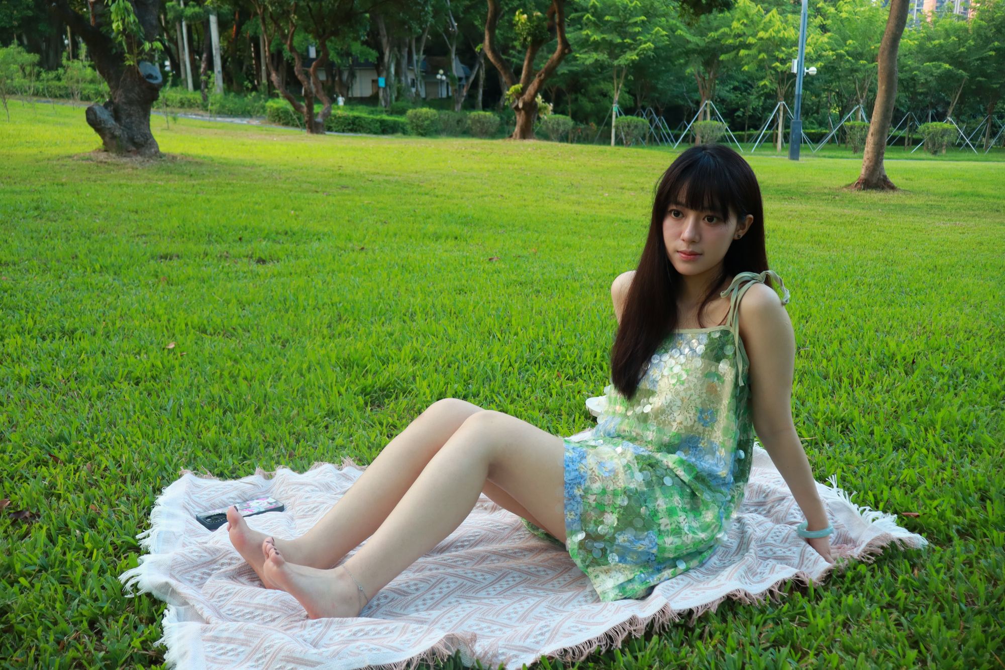 网荭级颜值小妹 某个人摄影师原创约拍 20号作品 [333P/12V/4.8G]插图8