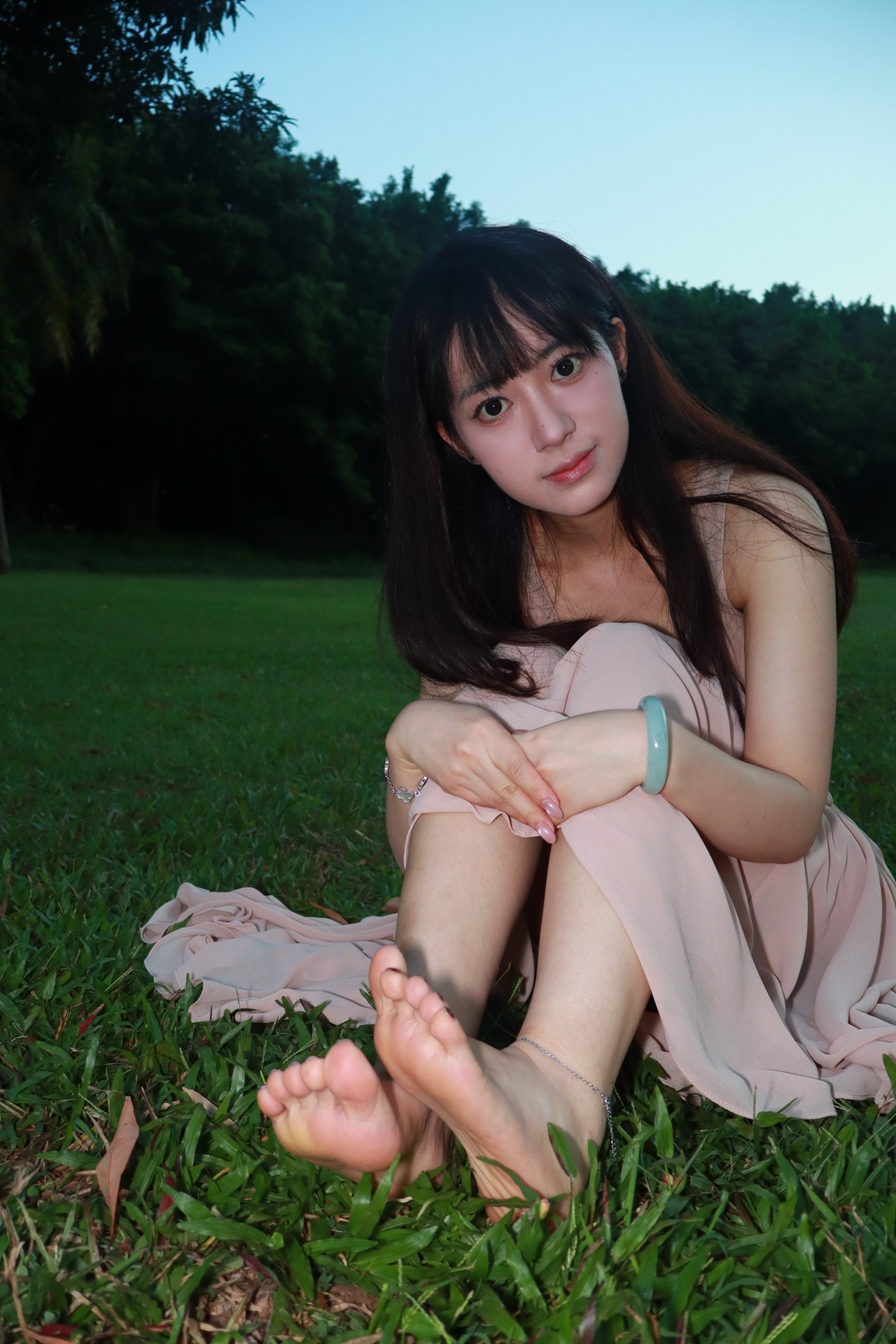 网荭级颜值小妹 某个人摄影师原创约拍 20号作品 [333P/12V/4.8G]插图10