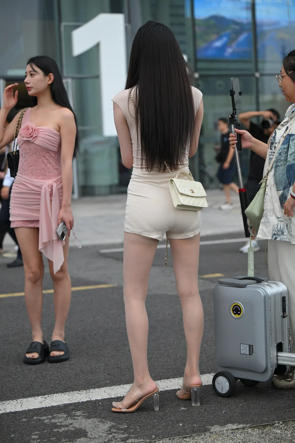 精选街拍作品 NO.6231 粉白闺蜜[109P/300MB]插图1