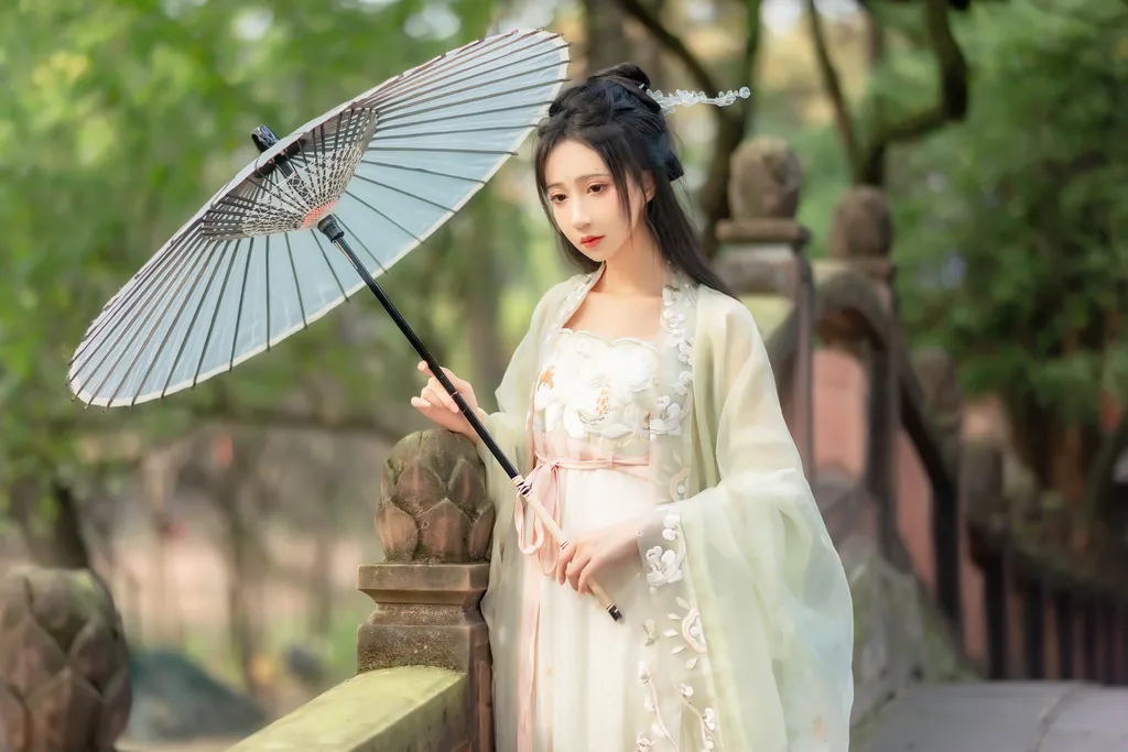 [YITUYU艺图语]2022.11.26 拒霜思 -绮罗生的小苏苏-[32+1P/249MB]插图