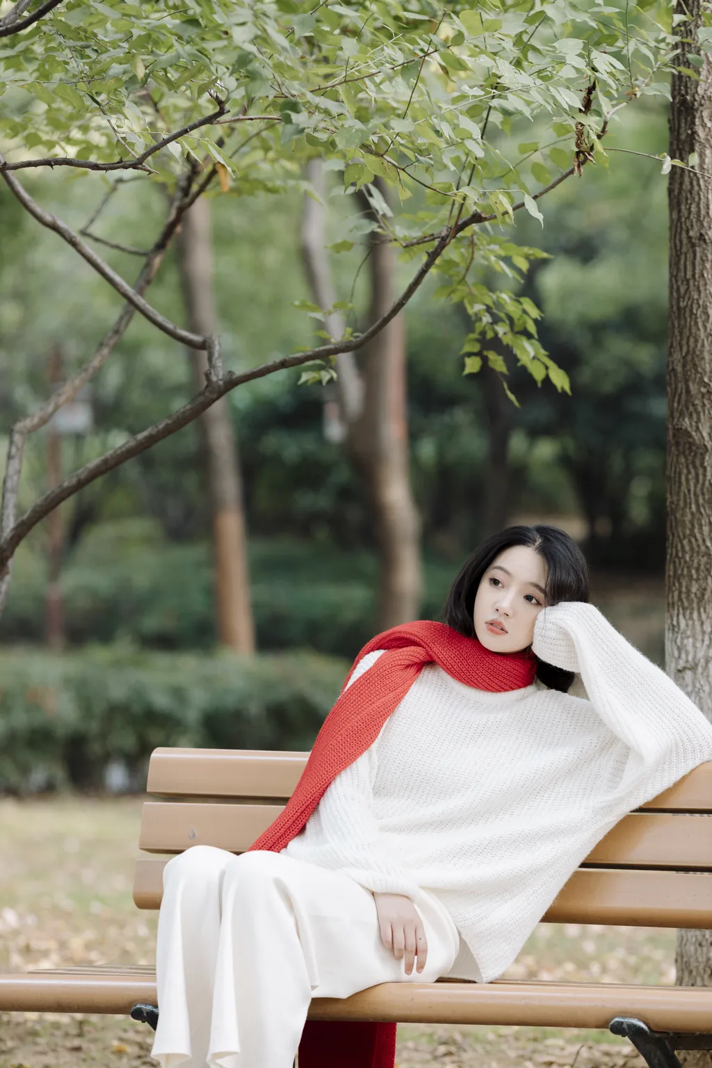 [YITUYU艺图语]2022.12.05 红色暖冬 幽灵胡子[45+1P/686MB]插图