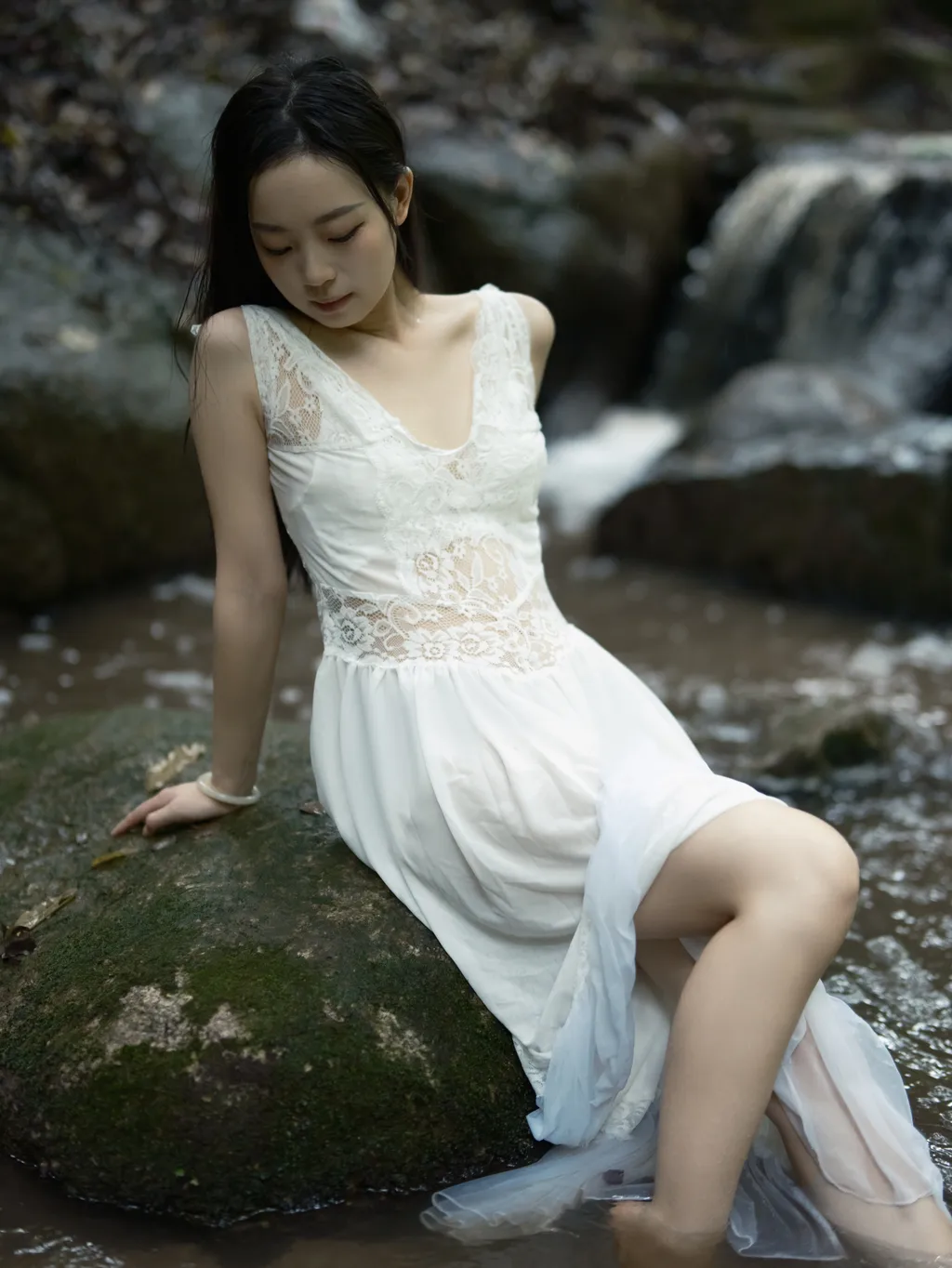 [YITUYU艺图语]2022.12.01 溪水流光 QQ[44+1P/718MB]插图1