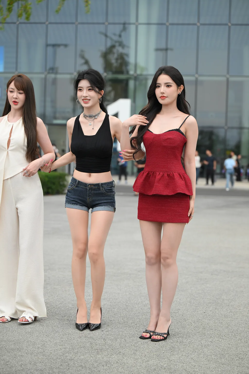 精选街拍作品 NO.6334 美腿镁足镁钕们[101P/299MB]插图3