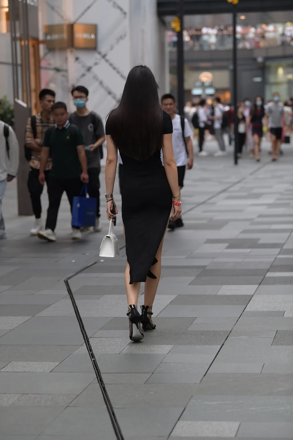 精选街拍作品 NO.6306 复古黑裙[69P/121MB]插图