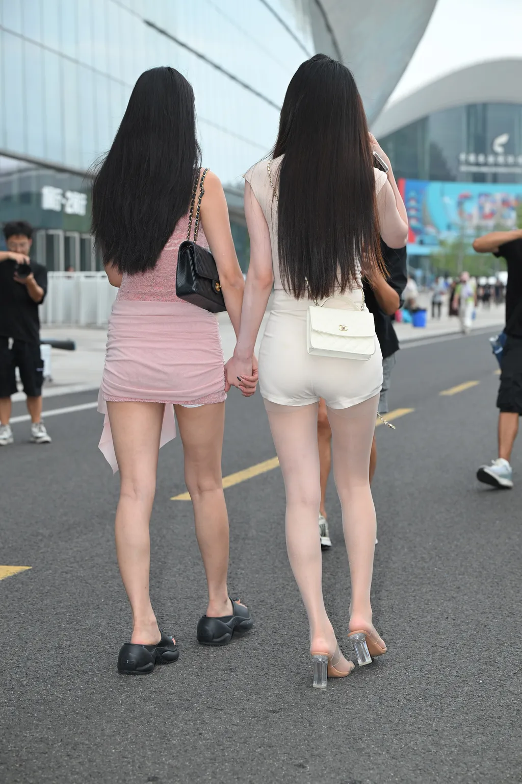 精选街拍作品 NO.6231 粉白闺蜜[109P/300MB]插图3