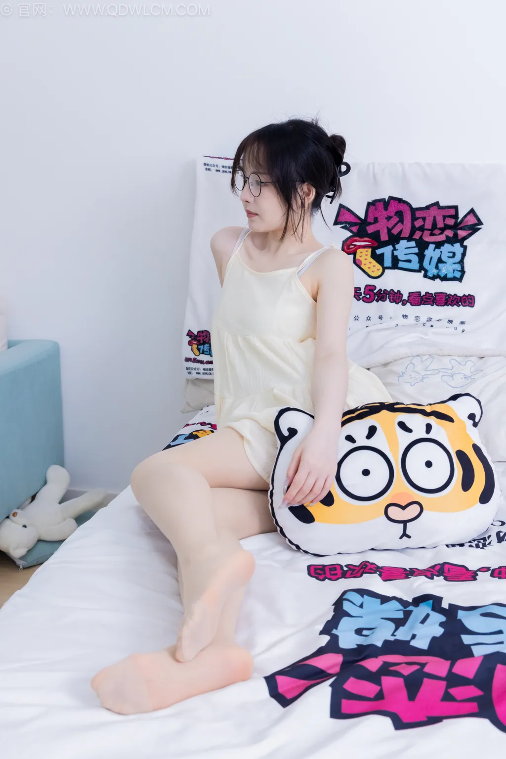 勿恋传媒 NO.2529 小酒-平底凉鞋、薄肉丝、瑜伽[156P/1V/4.65GB]插图