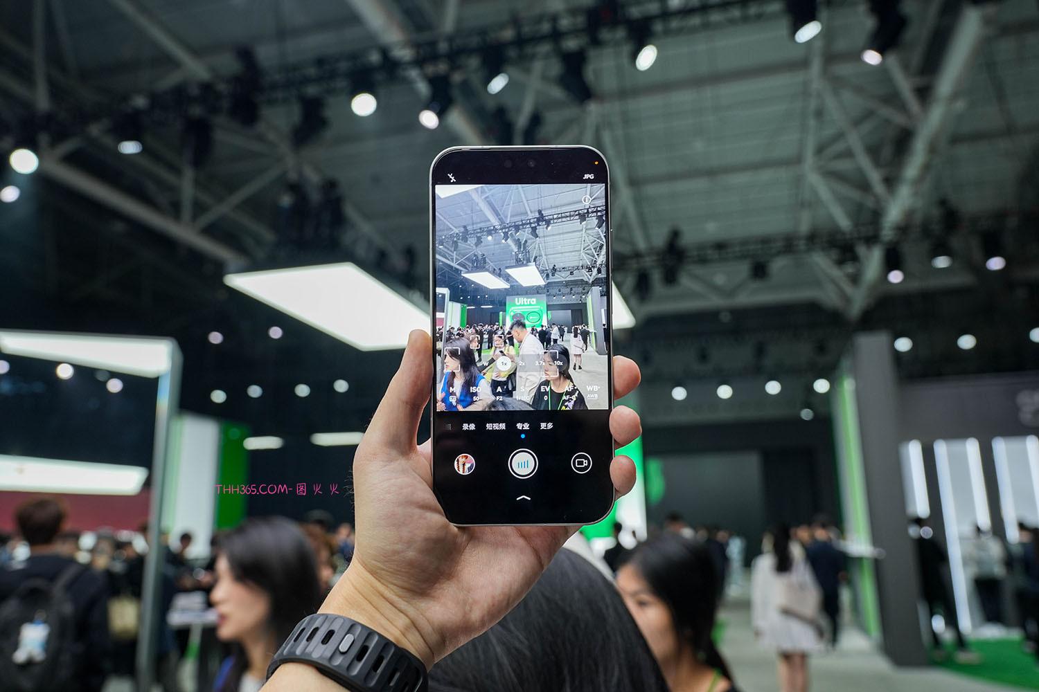 前后双红枫加持，华为nova 15系列把“准出片”做出新高度插图4