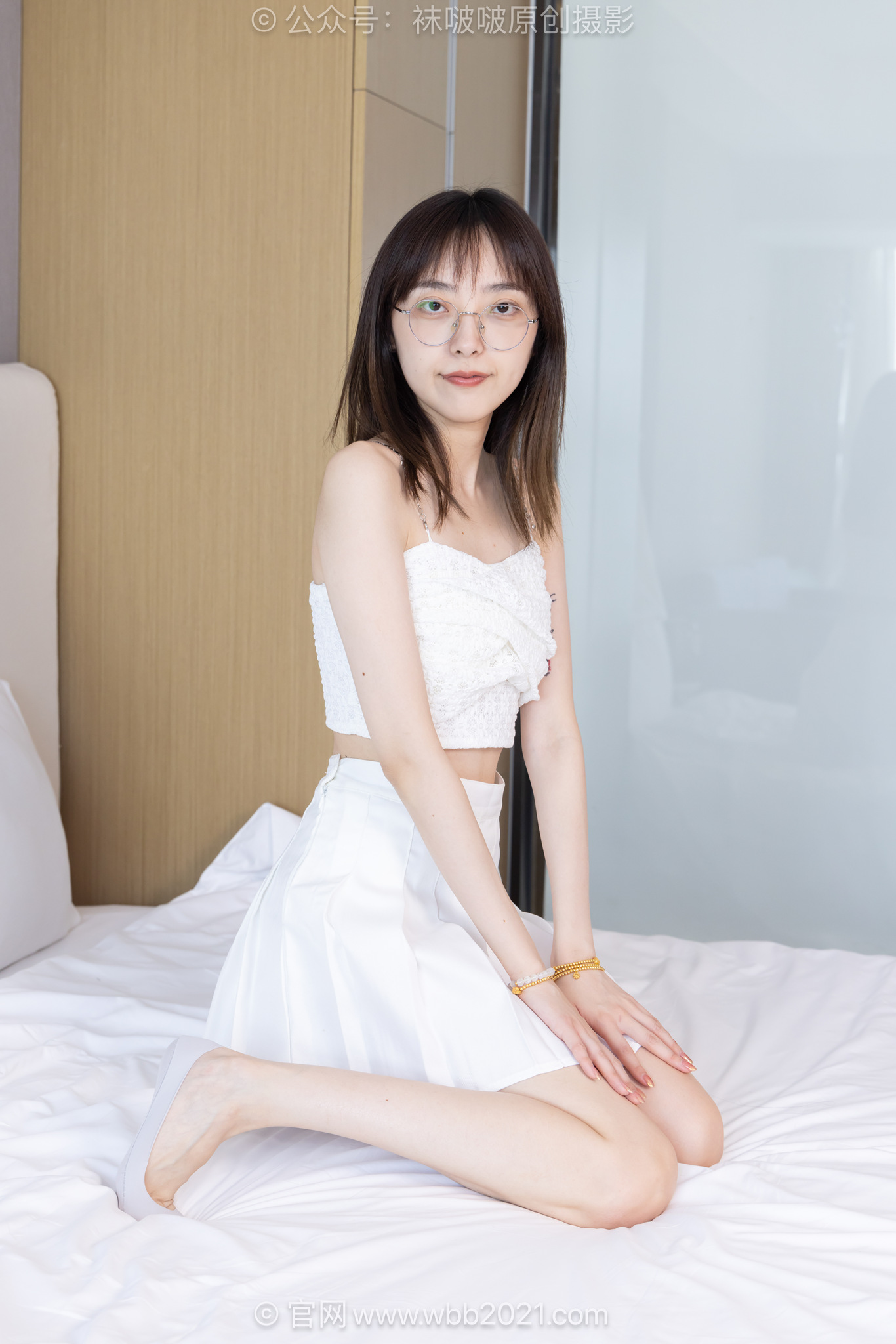 袜啵啵621期稚予-高跟鞋、浅灰色船袜、裸足（白色美甲）花絮版[140P/1V/5.18G]插图7