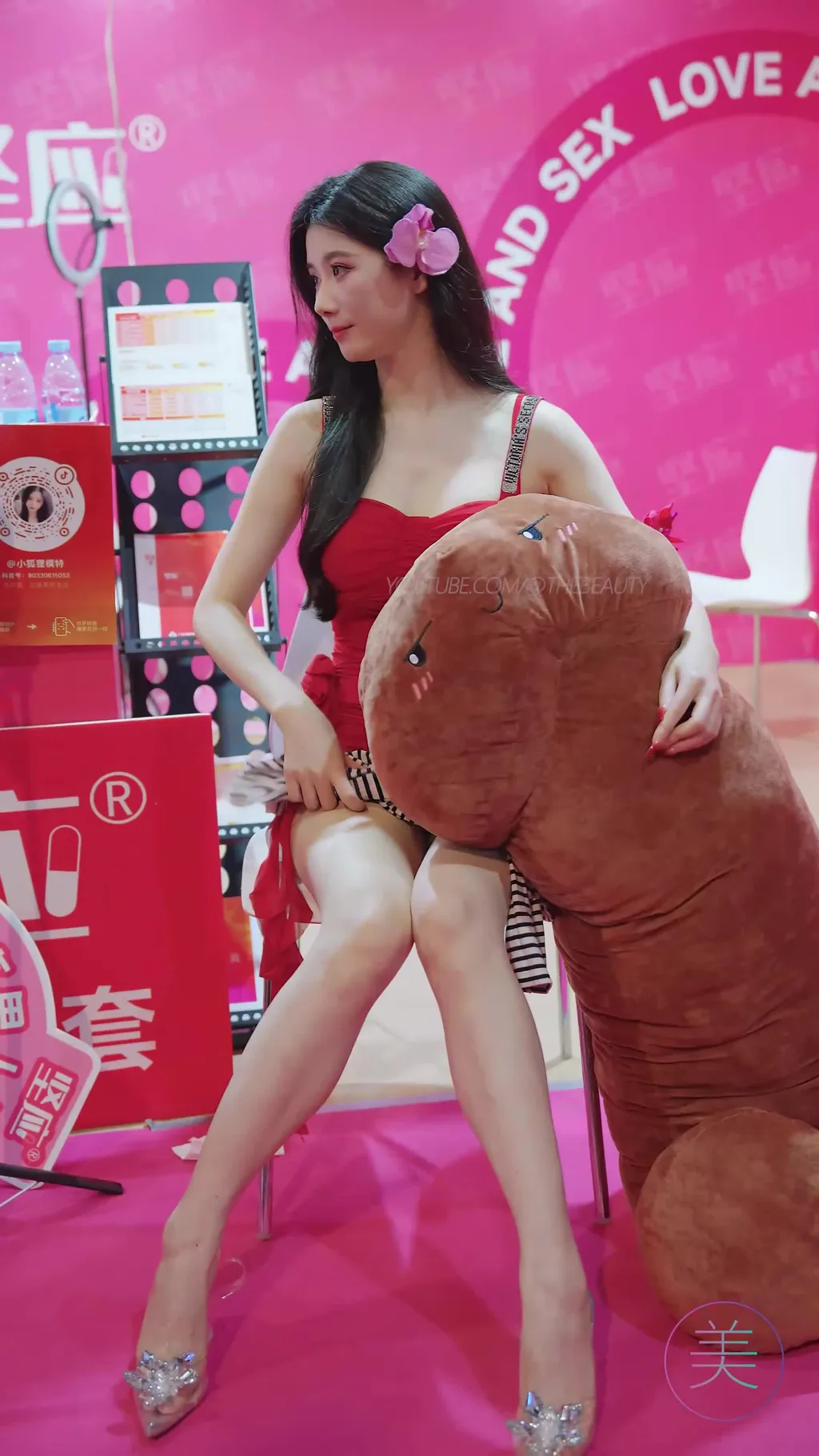 NO.1666 2024 广州性文化博览 成人展 车模网荭 showgirl 01[1V/409MB]插图