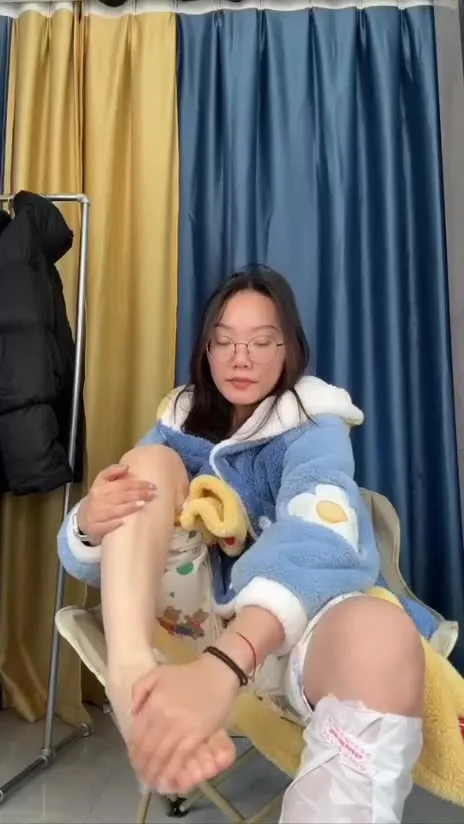 脚模面试脸足同框套路系列-188 [15V/173M]插图2