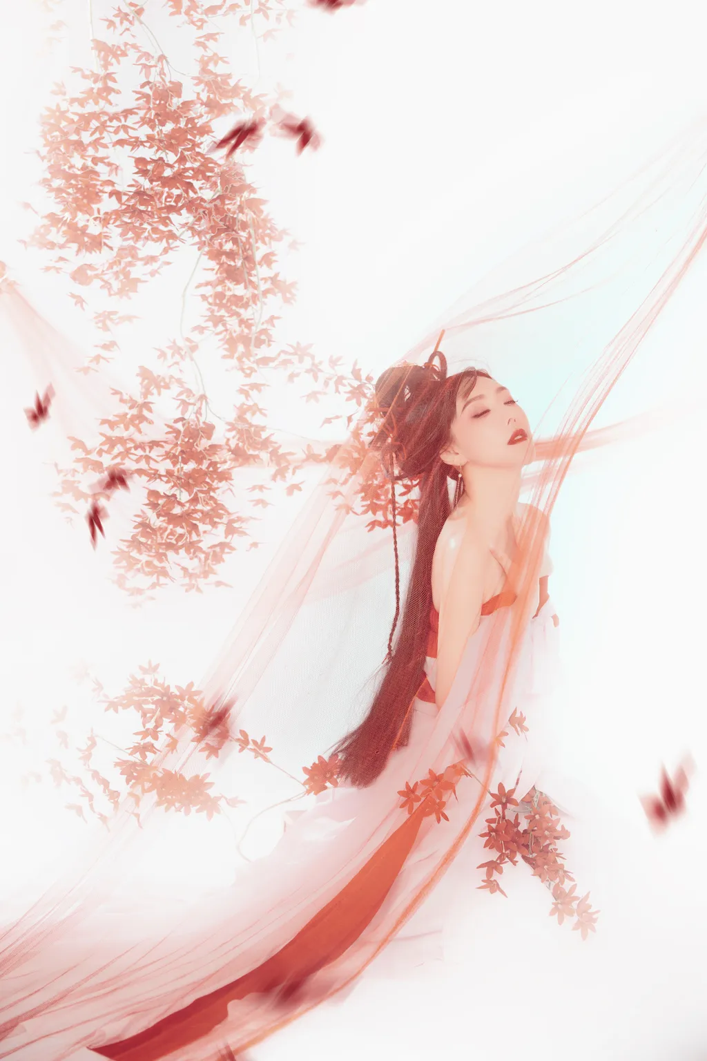 [YITUYU艺图语]2022.12.21 枫叶飘红 雪宝[21+1P/168MB]插图1