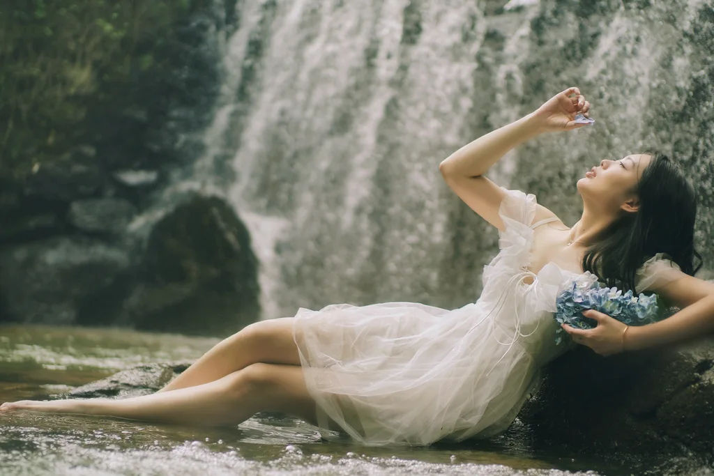 [YITUYU艺图语]2022.12.15 流淌的柔情 小桃[21+1P/267MB]插图2