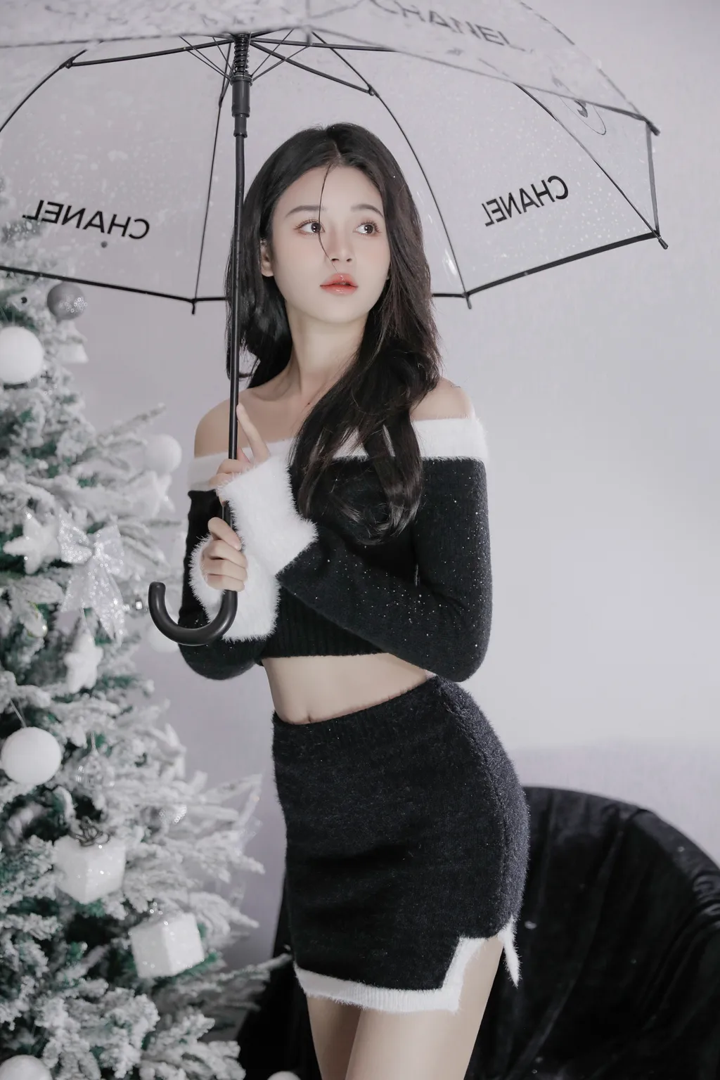 [YITUYU艺图语]2022.12.11 圣诞少女 馨瑶XINYAO[24+1P/301MB]插图2