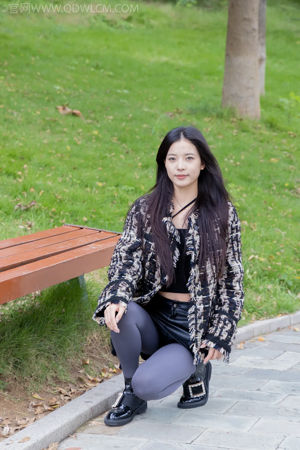 勿恋传媒 NO.2549 茯苓-短靴、厚灰丝[250P/1V/6.29GB]插图2