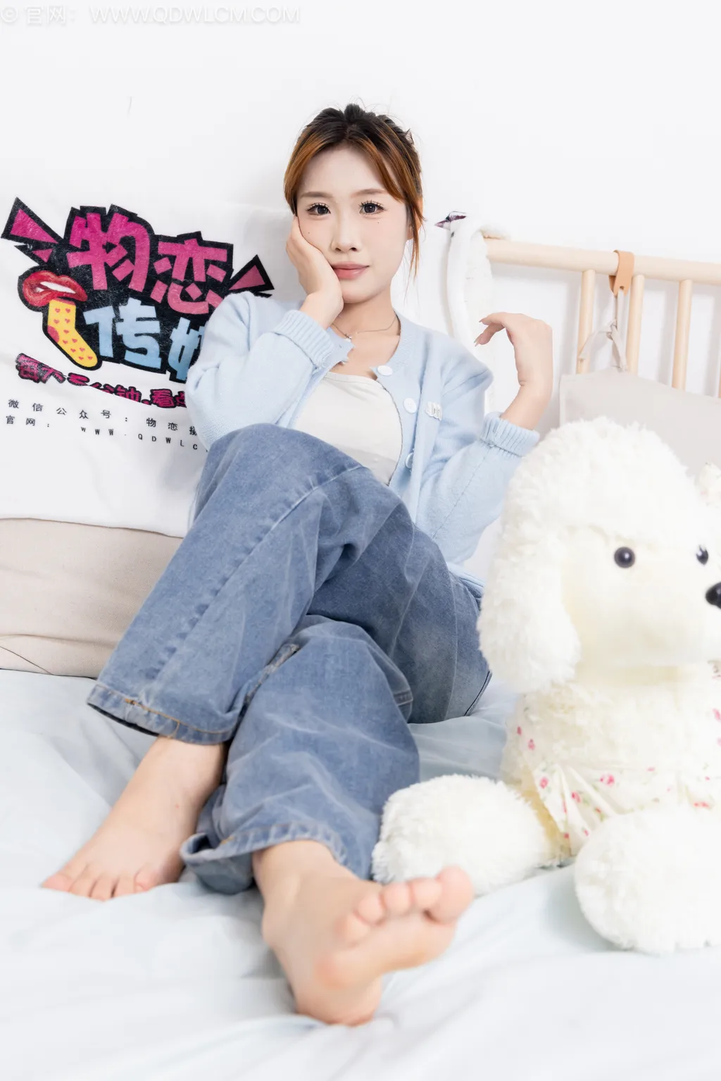 勿恋传媒 NO.2545 小艺-板鞋、纯白棉袜、裸足[150P/1V/3.85GB]插图