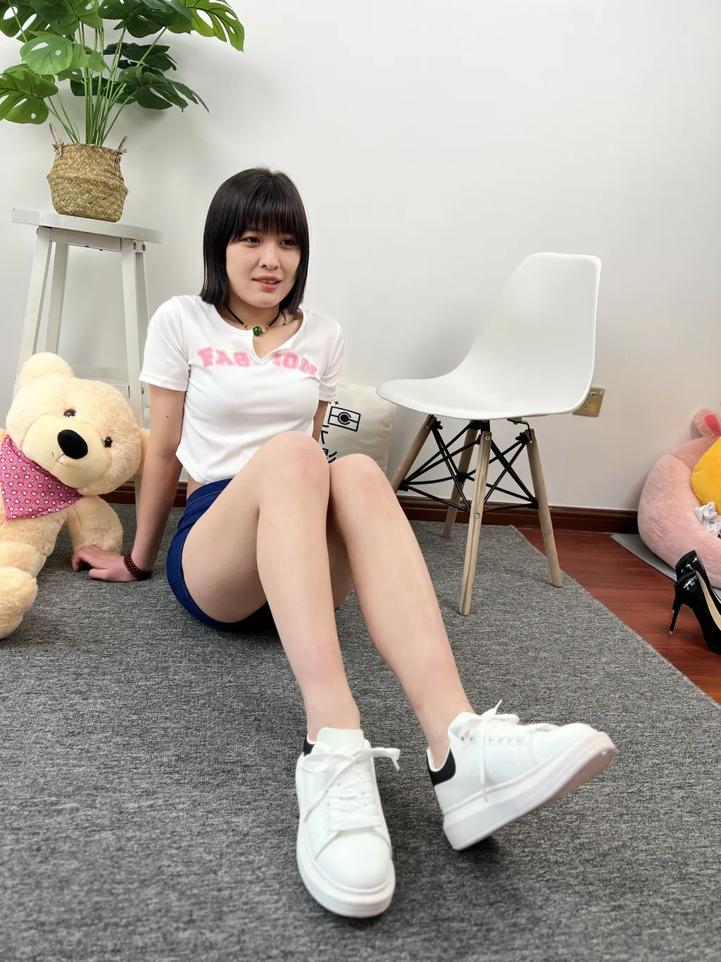 三禾摄影 NO.039 牛仔短裤 小白鞋[231P/2V/1.59GB]插图