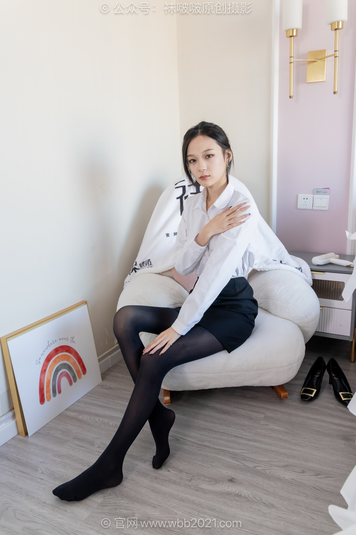 袜啵啵634期花絮版焦糖高跟鞋皮鞋薄肉丝（脚尖透明款）厚黑丝ol至服[163P/1V/6.81G]插图5