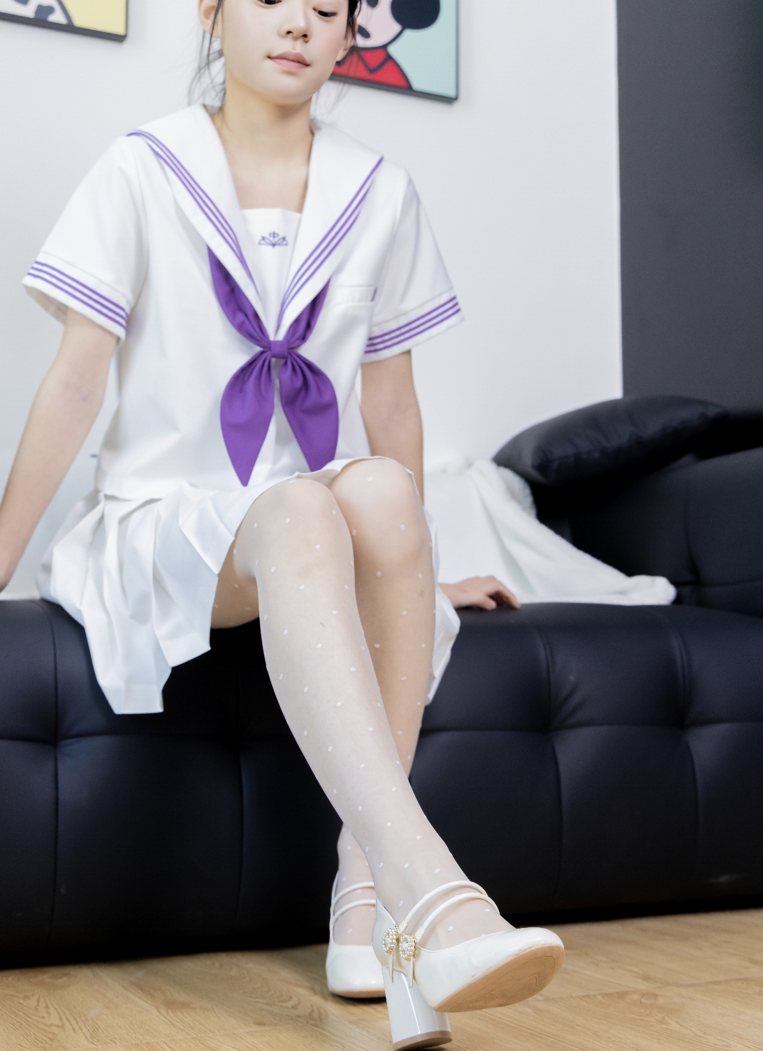 袜啵啵638期：糯米-高跟鞋、高跟凉鞋、波点薄白丝（脚尖透明款）、油亮薄肉丝（脚尖透明款）、裸足（黑白美甲）、jk至服花絮版[146P/1V/5.88GB]插图3