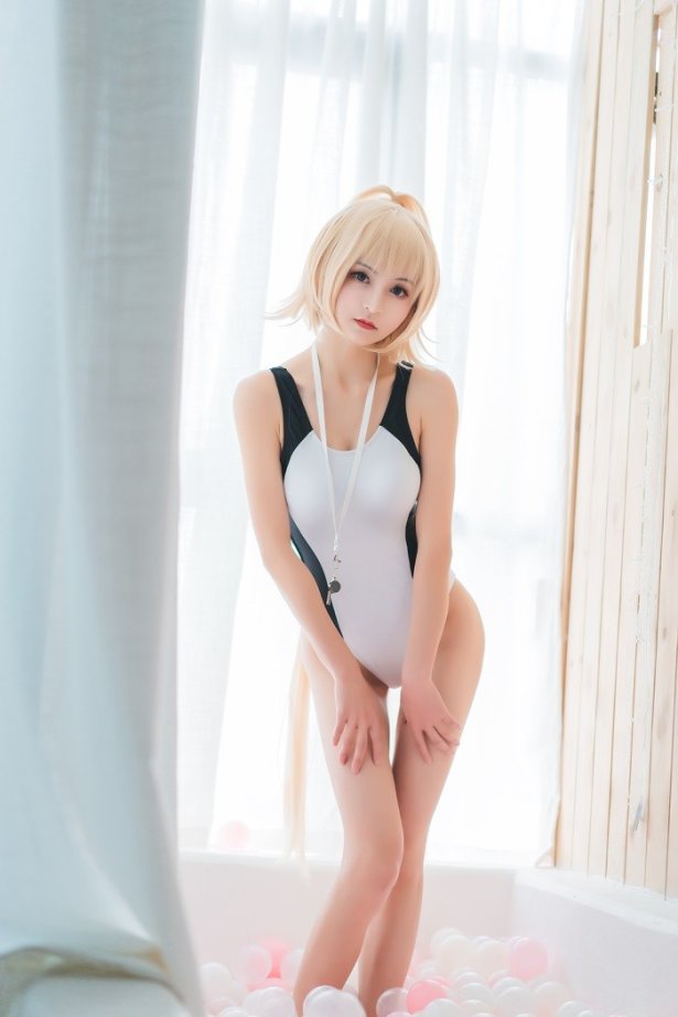 风之领域精品写真@No.181 黑白条纹泳装 [39P/362MB]