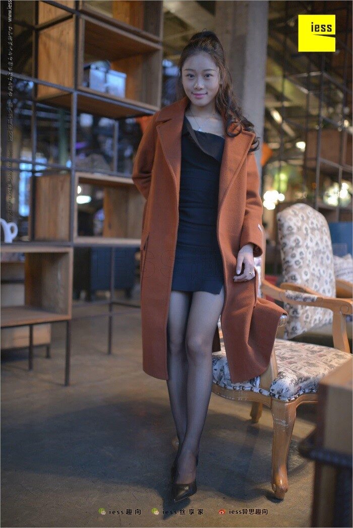 [IESS异思趣向] 2018.03.20 丝族便当209：《小黑妞的黑丝美腿》小黑妹静静 [99P/135MB]