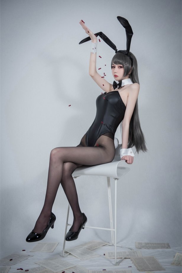 微博红人-动漫博主@你的负卿 學姐兔女郎 [19P/132MB]