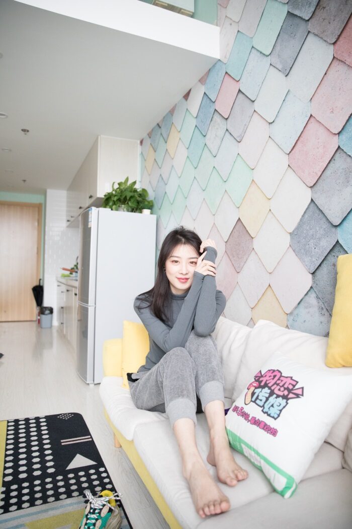 勿恋传媒 No.134 心怡-摩登俏女郎的紫色梦幻 [179P/1V/2.89GB]