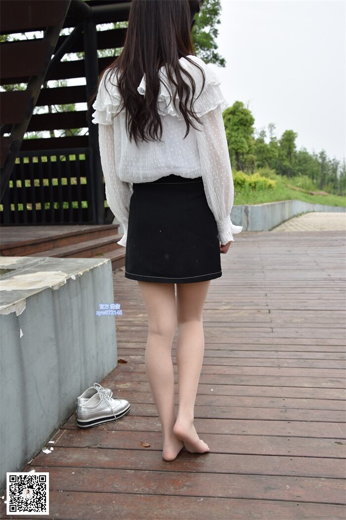 大生模拍 No.015 琦琦-公园里的短裙肉丝 [119P/3V/846MB]