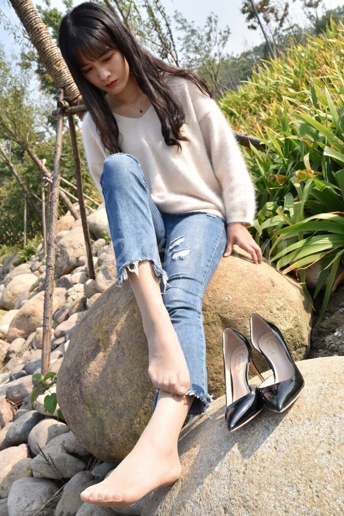 大生模拍 No.046 嘉嘉-裤内有丝 [30P/123MB]