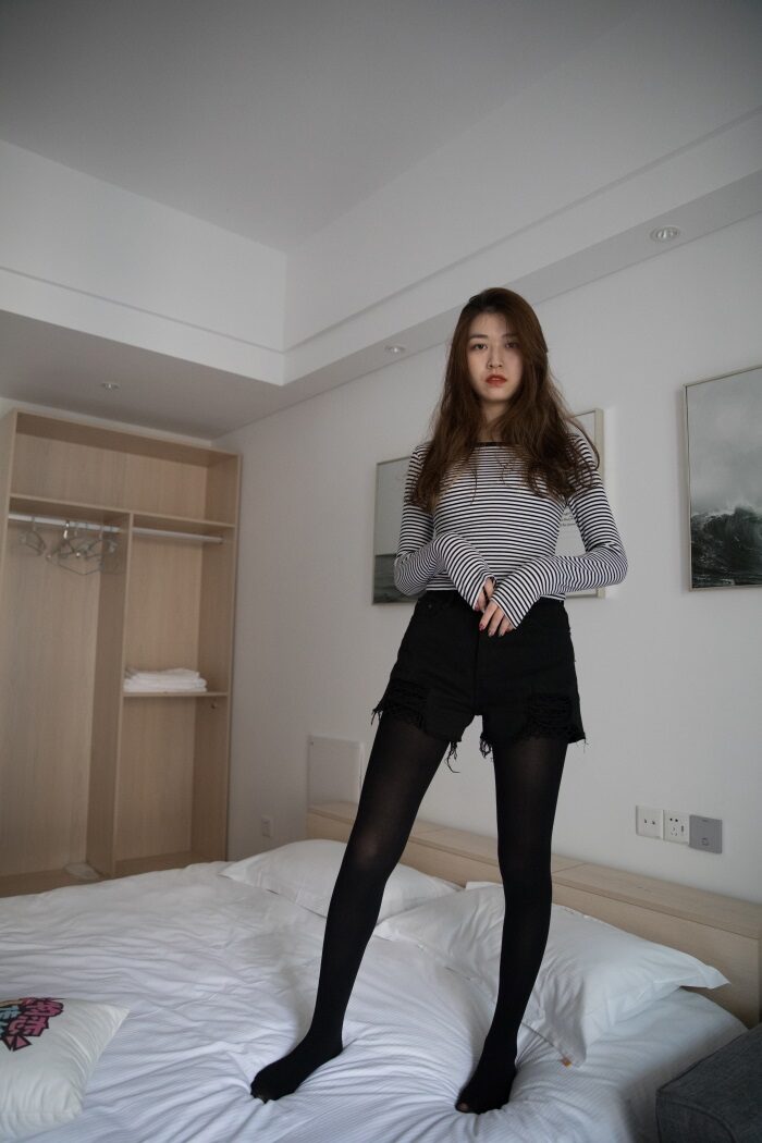 勿恋传媒 No.232 佳琪-靓丽左手的倒影 [186P/1V/5.85G]