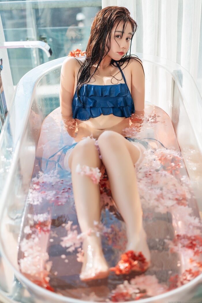 知名动漫博主@镜酱 – 私奔之泳衣 [61P/899MB]