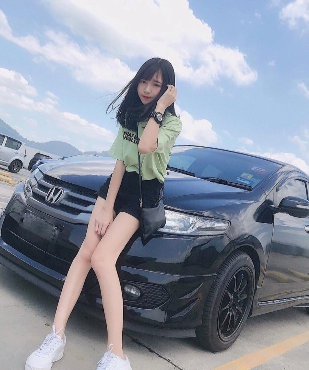 马来西亚超萌「18岁学生妹」清新可爱　网友：为了她我可以等！