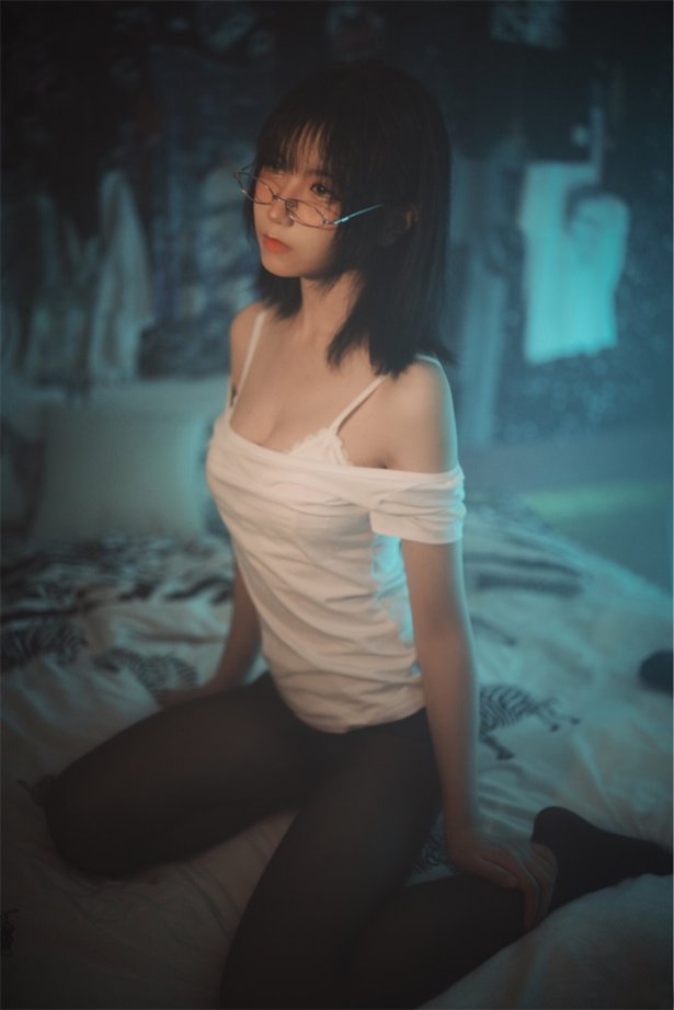 微博妹字@逐月Su OL日常 [51P/53MB]