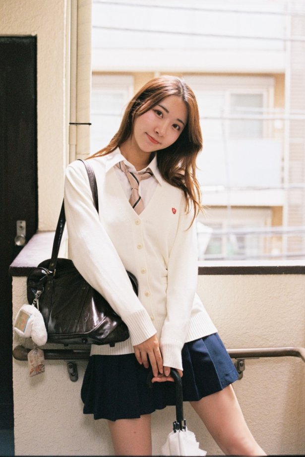 微博红人动漫Coser@黑川 – 楼道里的小解解 [22P/114MB]