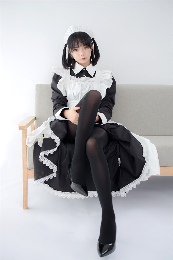 森萝财团写真 JKFUN-029 卉钕仆 踩物 80D黑丝 [67P/1V/3.16G]