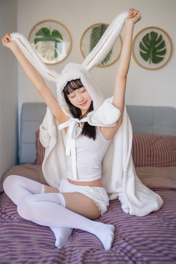 网荭Coser@木绵绵OwO – 白色兔子可爱浴巾 [42P/28.4MB]